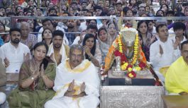 महाकाल की भस्म आरती में केंद्रीय मंत्री और क्रिकेटर पहुंचे: धर्मेंद्र प्रधान-उमेश यादव ने किया जलाभिषेक, दोनों ने लिया भगवान का आशीर्वाद