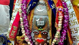 अलसुबह भस्म आरती में सजे बाबा महाकाल, मंदिर में गूंजा ‘जय श्री महाकाल’