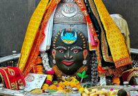 Ujjain Mahakal Bhasma Aarti: रजत मुकुट में सजे बाबा महाकाल, भस्म आरती में उमड़ी श्रद्धालुओं की भीड़