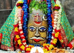 श्री महाकालेश्वर मंदिर में तड़के भस्म आरती, दिव्य श्रृंगार के साथ हुए बाबा महाकाल के दर्शन; आरती में शामिल हुए हजारों श्रद्धालु