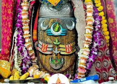 महाकाल में भस्म आरती: पंचामृत अभिषेक के बाद राजा स्वरूप में दिए दर्शन, गूंजा जयकारा