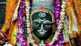 महाकाल मंदिर में तड़के भस्म आरती: पंचामृत अभिषेक के बाद रजत चंद्र-त्रिशूल से सजा बाबा का दिव्य रूप, गूंजे जयकारे