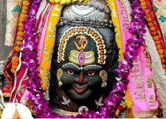 महाकाल मंदिर में भस्म आरती: त्रिपुण्ड, त्रिशूल और डमरू से सजे बाबा, गूंजी ‘जय श्री महाकाल’