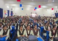 उज्जैन में ‘स्कूल चलें हम’ अभियान की शुरुआत: तिलक लगाकर बच्चों का हुआ स्वागत, प्रवेश उत्सव में बांटी किताबें और साइकिल; कलेक्टर सहित अधिकारी पहुंचे स्कूल