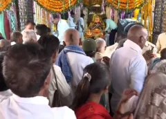 शनिचरी अमावस्या पर उज्जैन के शनि मंदिर में उमड़ा आस्था का सैलाब, 24 घंटे में 1000 लीटर से ज्यादा तेल चढ़ा; घाटों से हटाए गए कपड़े और जूते-चप्पल
