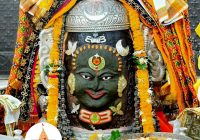 रजत चंद्र, भांग-चंदन और पुष्पों से सजे बाबा महाकाल: भस्म अर्पण के बाद मिले दिव्य दर्शन, जयकारों से गूंजा मंदिर परिसर रजत चंद्र, भांग-चंदन और पुष्पों से सजे बाबा महाकाल: भस्म अर्पण के बाद मिले दिव्य दर्शन, जयकारों से गूंजा मंदिर परिसर