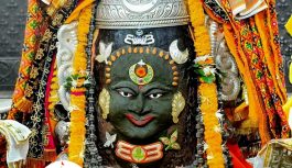 रजत चंद्र, भांग-चंदन और पुष्पों से सजे बाबा महाकाल: भस्म अर्पण के बाद मिले दिव्य दर्शन, जयकारों से गूंजा मंदिर परिसर