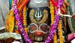 महाकाल मंदिर में भोर की भस्म आरती: पंचामृत अभिषेक के बाद ड्रायफ्रूट और भांग-चंदन से हुआ बाबा का दिव्य श्रृंगार