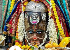 महाकाल की नगरी में भक्ति का महासागर: शेषनाग मुकुट और मुण्ड माला में नजर आए बाबा महाकाल
