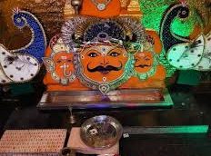 13 साल बाद बने दुर्लभ संयोग में उज्जैन में उमड़ा आस्था का सैलाब, शनि जयंती और शनिचरी अमावस्या पर देशभर से पहुंचे श्रद्धालु; शनि मंदिर में स्नान के बाद कर रहे दान-पुण्य