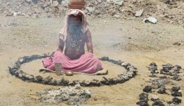 सिंहस्थ से पहले उज्जैन में दिखने लगा कुंभ जैसा आध्यात्मिक वातावरण, पंच धूनी तप में लीन हुए टाटम्बरी सरकार; धधकते कंडों के बीच कर रहे तप