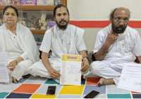 कबीर नाम के इस्तेमाल पर बढ़ा विवाद: संतों ने बीफ निर्यातक कंपनी का नाम बदलने की मांग, देशव्यापी आंदोलन की चेतावनी कबीर नाम के इस्तेमाल पर बढ़ा विवाद: संतों ने बीफ निर्यातक कंपनी का नाम बदलने की मांग, देशव्यापी आंदोलन की चेतावनी