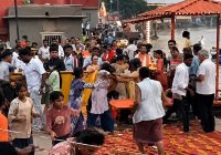 उज्जैन के रामघाट पर शिप्रा आरती के दौरान विवाद: दीपक बेचने को लेकर महिलाओं और पुजारियों में मारपीट, दोनों पक्षों ने दर्ज कराई शिकायत उज्जैन के रामघाट पर शिप्रा आरती के दौरान विवाद: दीपक बेचने को लेकर महिलाओं और पुजारियों में मारपीट, दोनों पक्षों ने दर्ज कराई शिकायत