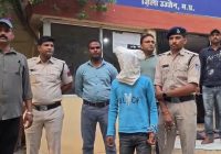 हत्याकांड का खुलासा: दोस्त ने ही की थी लखन मालवीय की हत्या, बहन से संबंधों के शक में ईंट से किया हमला हत्याकांड का खुलासा: दोस्त ने ही की थी लखन मालवीय की हत्या, बहन से संबंधों के शक में ईंट से किया हमला